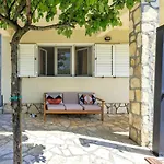 בית נופש Holiday Home Nira By Interhome