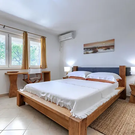 Haus Nira's House 129s Holiday home Rabac