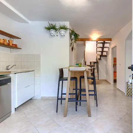 Haus Nira's House 129s Holiday home Rabac