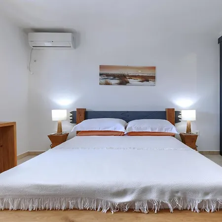 Haus Nira's House 129s Holiday home Rabac