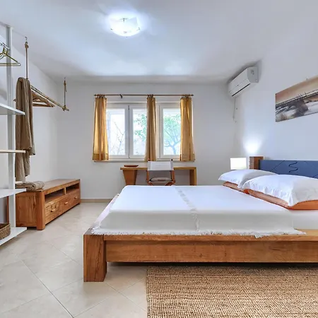 Holiday Home Nira By Interhome