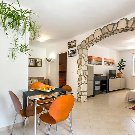Haus Nira's House 129s Holiday home Rabac